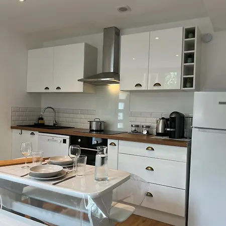 Maisonnette Proche Gare & Centre L Jardin L Clim