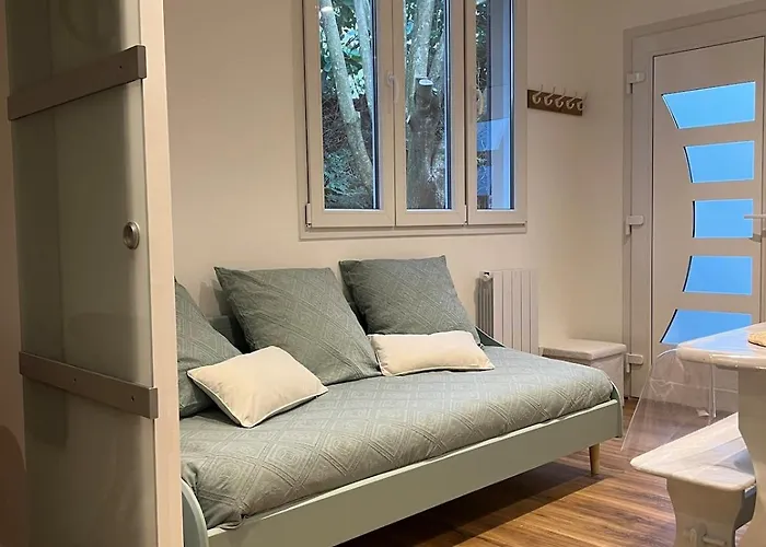 Maisonnette Proche Gare & Centre L Jardin L Clim *